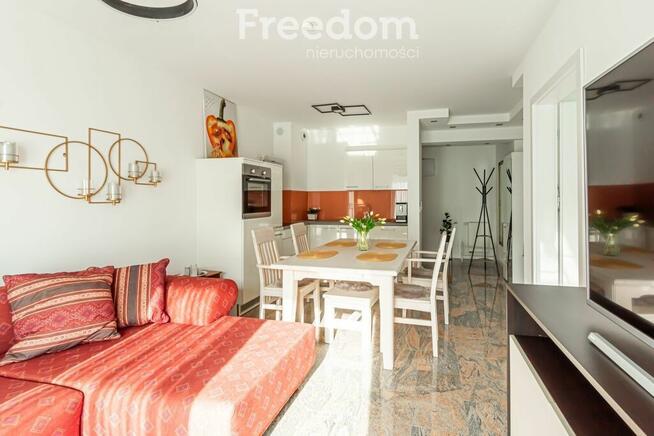 2 pokojowe mieszkanie, miejsce postojowe, komórka