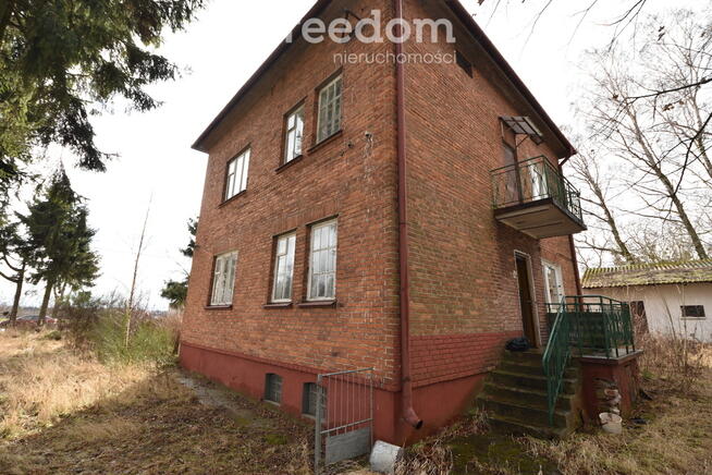 Rodzinny dom na obrzeżach miasta