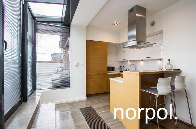 ul. Szlak - Mieszkanie typu pethouse z dużym tarasame