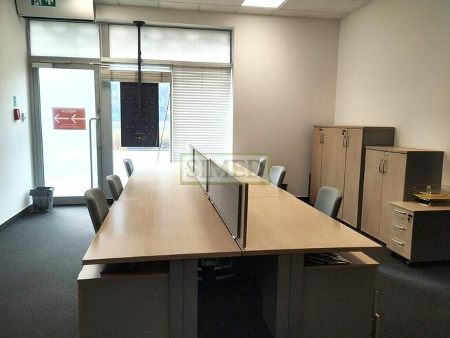 Parter ,biuro ,usługi ,handel , wysoki standard