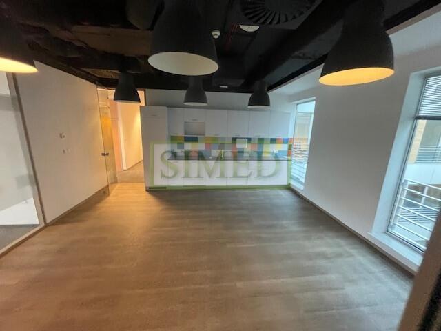 Parter ,biuro ,usługi ,handel , wysoki standard