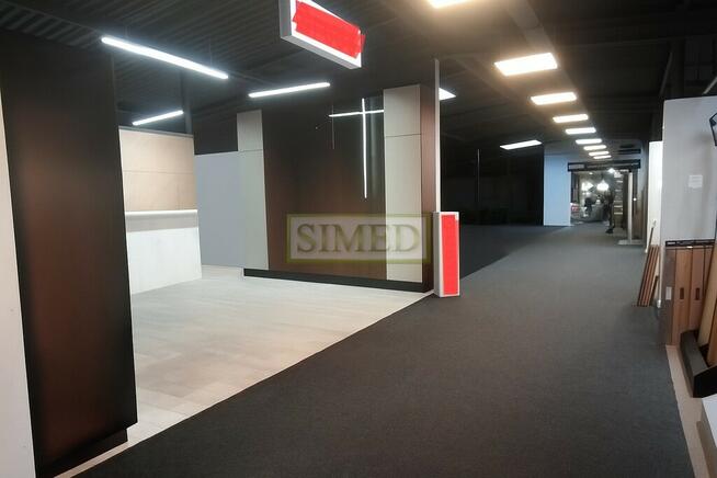 Parter,parkig,wysokość ponad 3 m,dostęp 24h