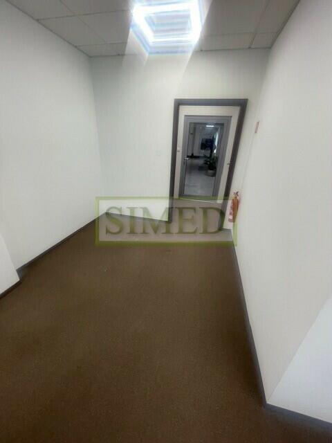 Sala konferencyja,biuro,dostęp24h,parking,recepcja