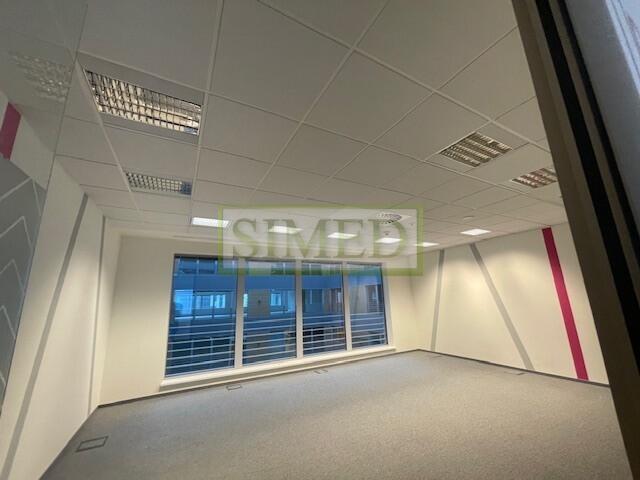 Biuro,usługi,recepcja,24h,parking, wysoki standard