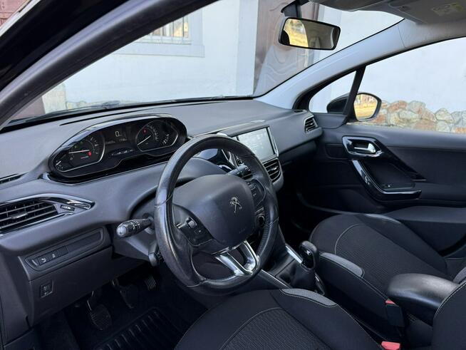 Peugeot 208 126tys.km. nowy rozrząd Serwisowany Zadbany Duży ekran Facelift