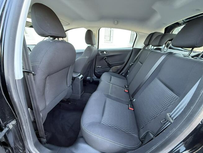 Peugeot 208 126tys.km. nowy rozrząd Serwisowany Zadbany Duży ekran Facelift