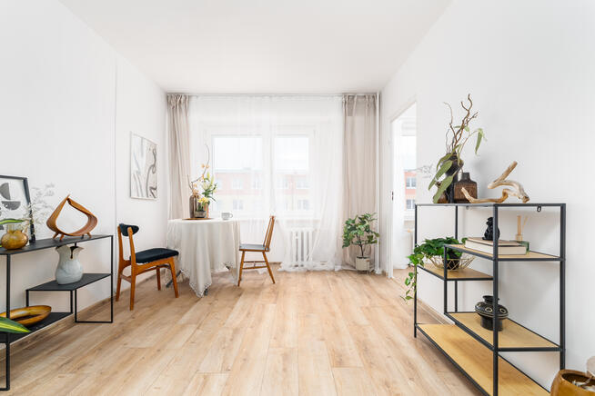 2 pokoje w niskim bloku na Pomorzanach