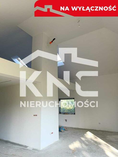 Nowy dom parterowy z antresolą.