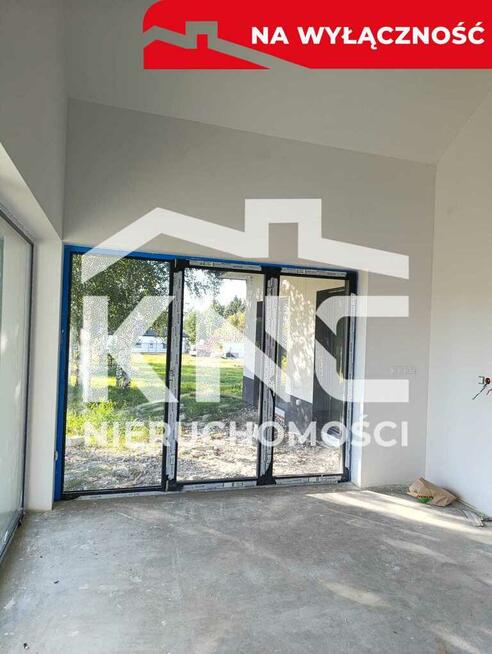 Nowy dom parterowy z antresolą.