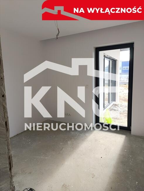 Nowy dom parterowy z antresolą.