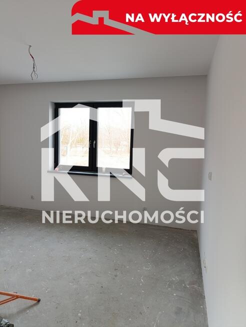 Nowy dom parterowy z antresolą.