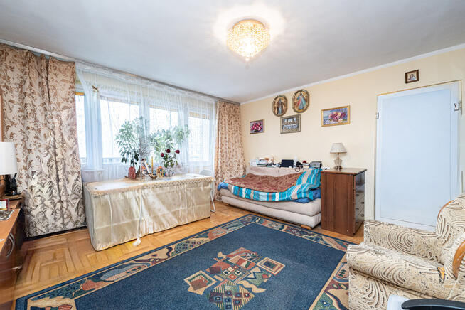 Okazja! Dwa ustawne pokoje z widną kuchnią