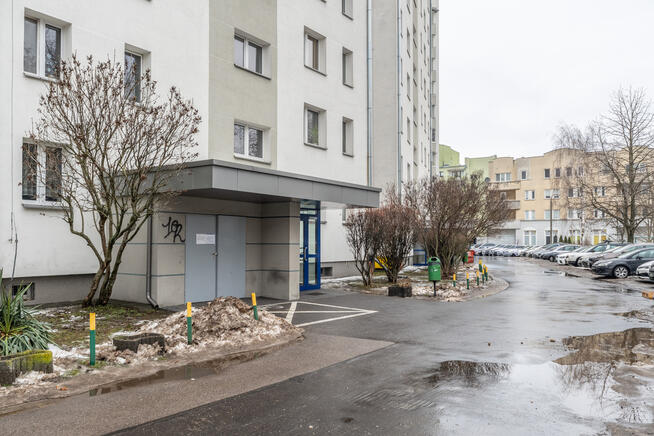 Okazja! Dwa ustawne pokoje z widną kuchnią