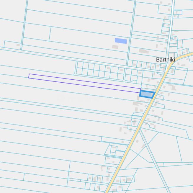 Duża działka z domem w stanie surowym