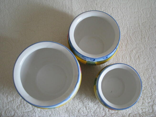 Piękny, ręcznie malowany zestaw 3 stylowych doniczek – osłon