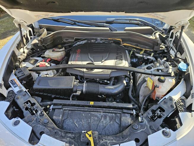 Alfa Romeo Stelvio 2.0 280 KM z 2018 roku bogate wyposażenie
