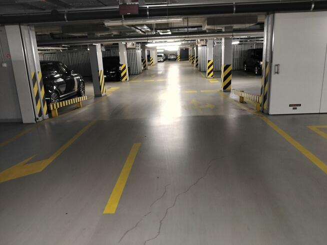 Garaż Wołoska, Kostruktorska, Gandalfa