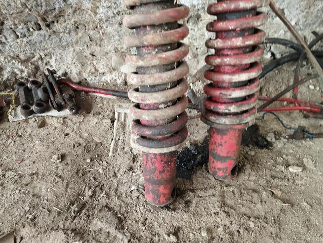 Siłowniki hydrauliczne gardzieli MF510