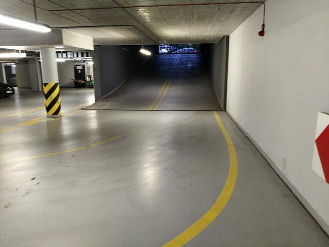 Garaż Wołoska, Kostruktorska, Gandalfa