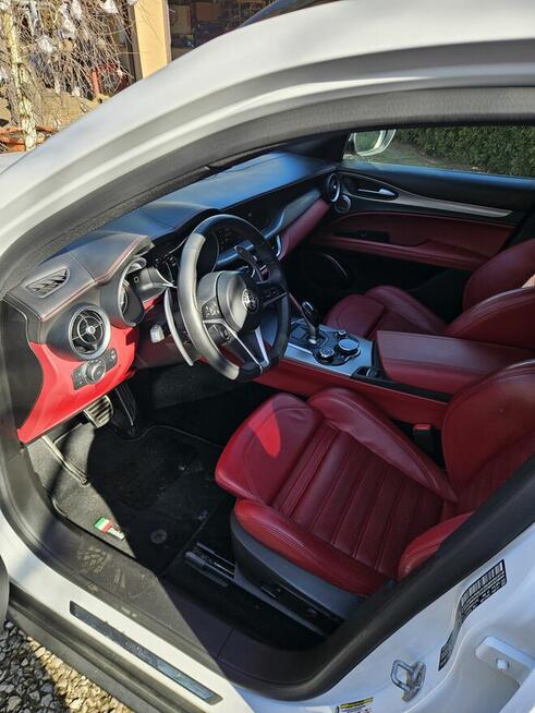 Alfa Romeo Stelvio 2.0 280 KM z 2018 roku bogate wyposażenie