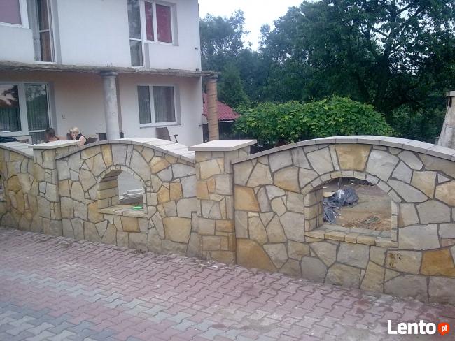 Ogrodzenia z kamienia i klinkieru