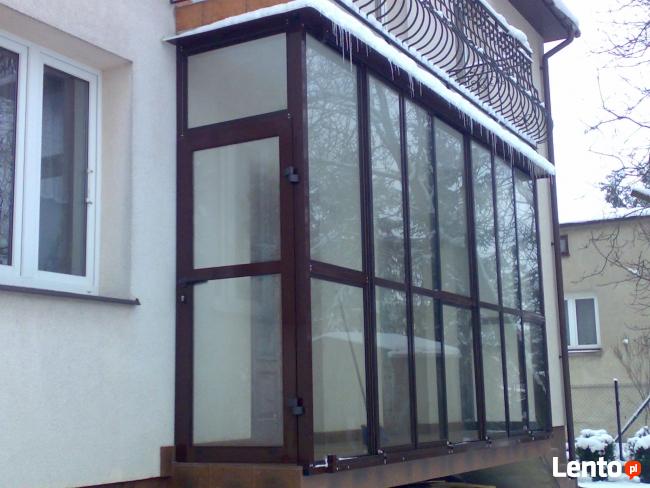 Zabudowa balkonu ramowa i bezramowa