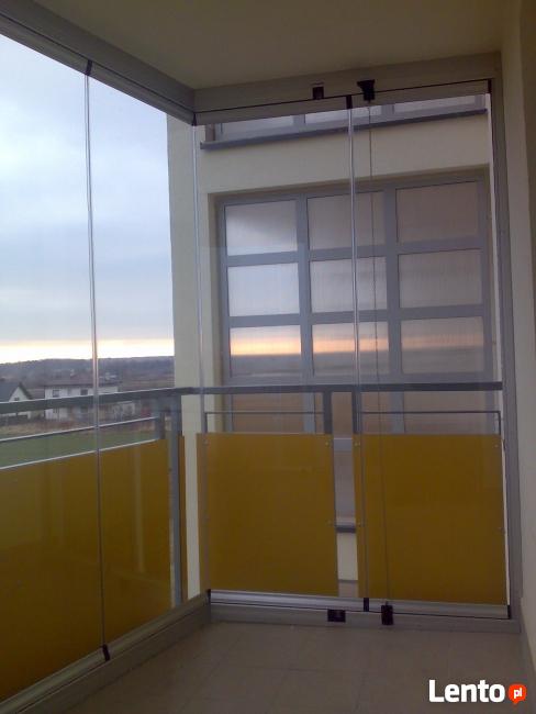 Zabudowa balkonu ramowa i bezramowa