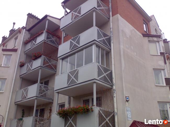 Zabudowa balkonu ramowa i bezramowa