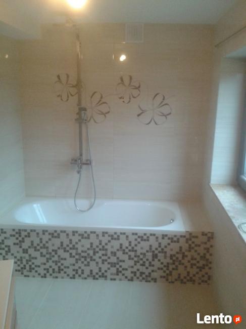 Układanie płytek kamienia paneli sufity gładzie malowanie