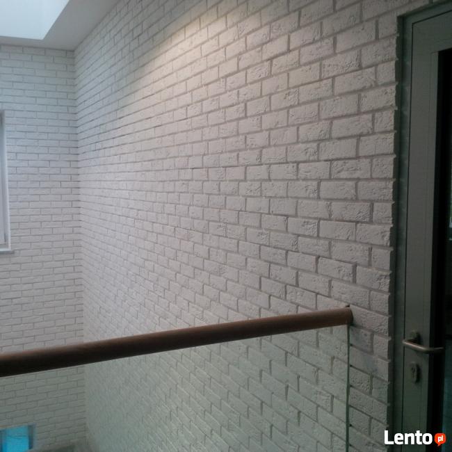 Biała cegła z gotową fugą płytki ścienne gipsowe