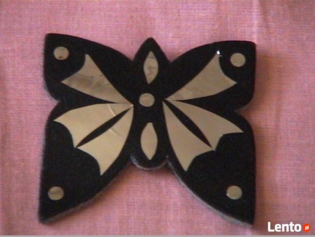 Skórzana broszka MOTYL