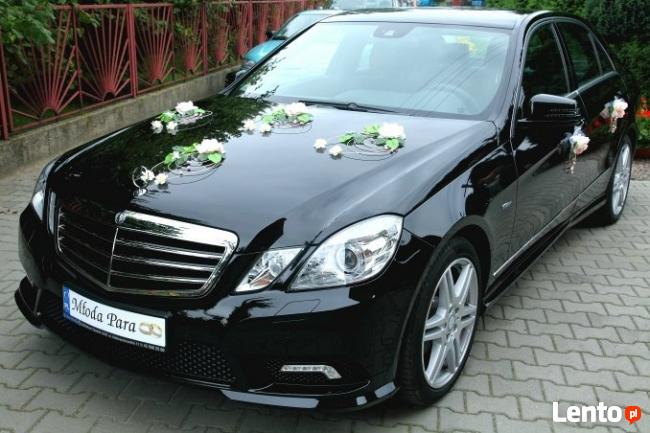 Elegancka limuzyna Mercedes E-class do ślubu
