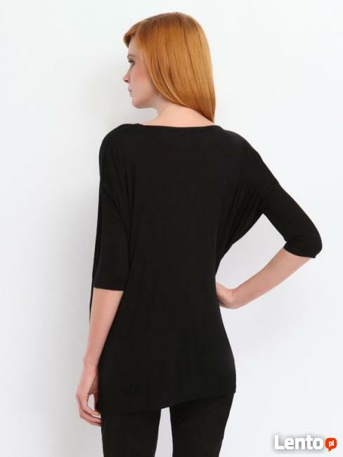 Czarna bluzka z napisem, Troll