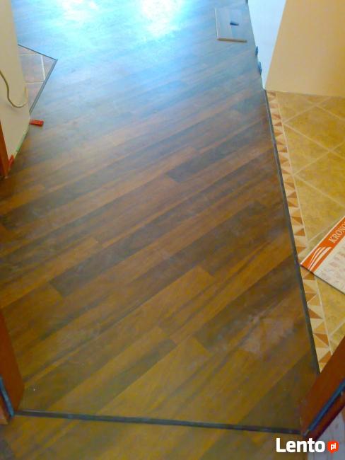 układanie paneli podłogowych