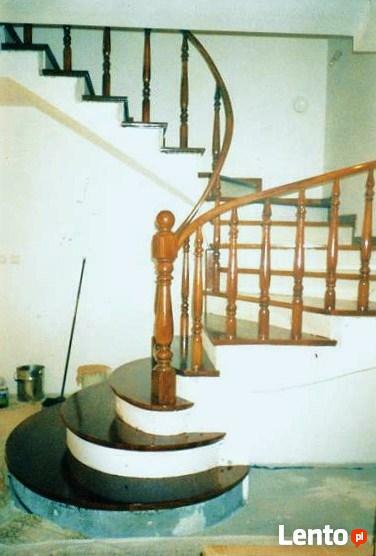 Schody drewniane, kręcone, proste, ażurowe, zabiegowe