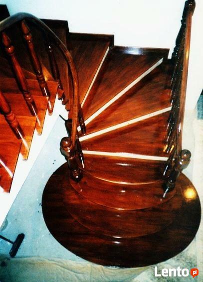 Schody drewniane, kręcone, proste, ażurowe, zabiegowe