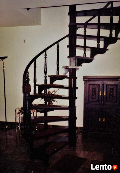 Schody drewniane, kręcone, proste, ażurowe, zabiegowe