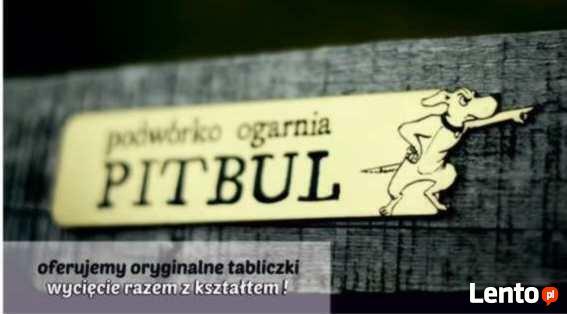 tabliczki grawerowane na drzwi