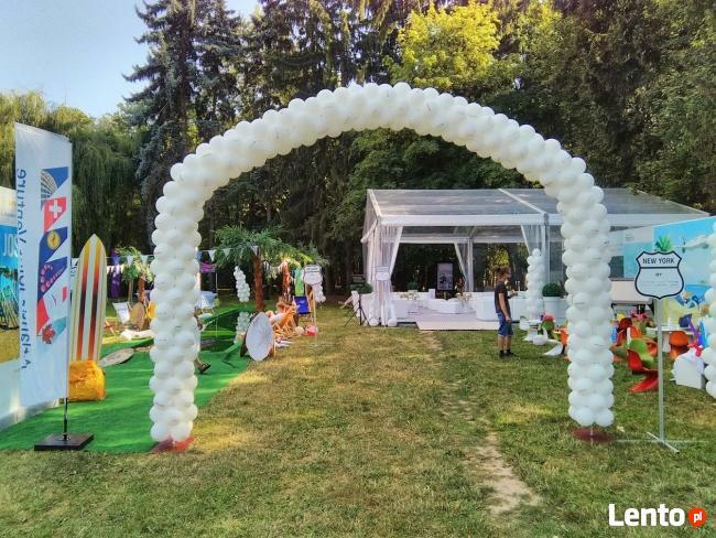 Bramka z balonów na uroczyste otwarcie