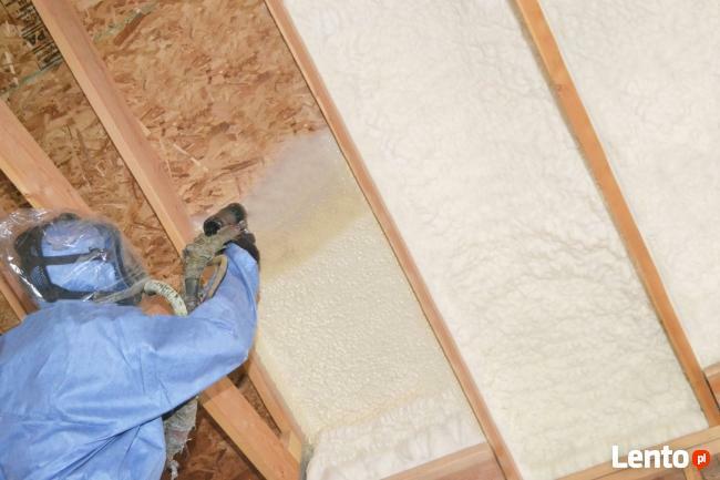 Ocieplanie Piana PUR poddasza fundamenty prace wykończeniowe