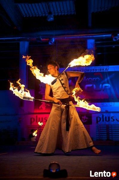 Widowiskowe pokazy tańca z ogniem (fireshow)