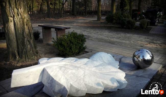 Rzeźbiarski nagrobek ciekawy Opadły Liść, inny nagrobek