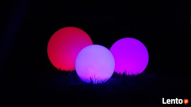 Mały zestaw kul ogrodowych świecących na kolorowo śr 20cm