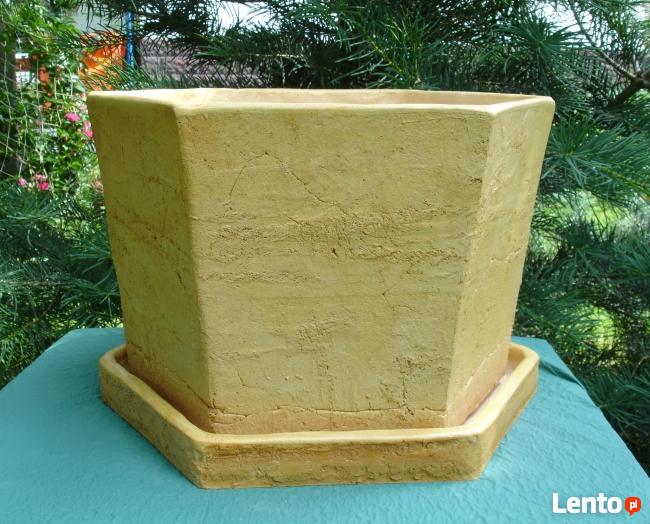 Sprzedam ceramiczną donicę mrozoodporną. 50 x 50 cm.