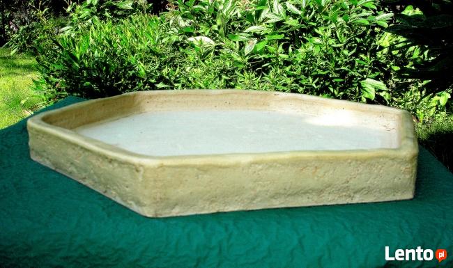 Sprzedam ceramiczną donicę mrozoodporną. 50 x 50 cm.