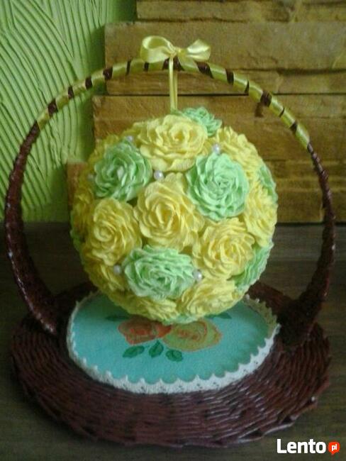 Kule kwiatowe z włoskiej krepy, kwiaty z organzy