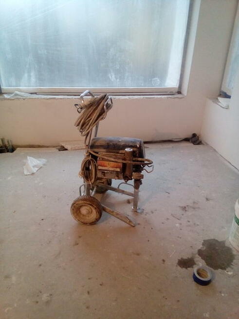 Malowanie natryskowe agregatem hydrodynamicznym...