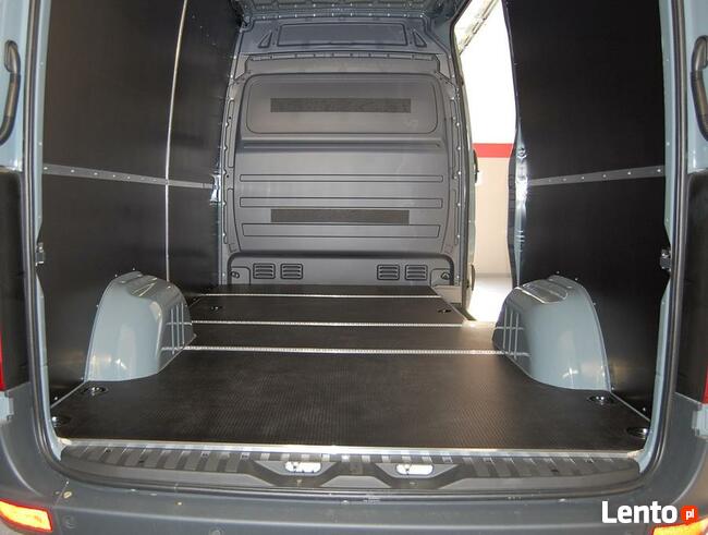 Zabudowy samochodów dostawczych