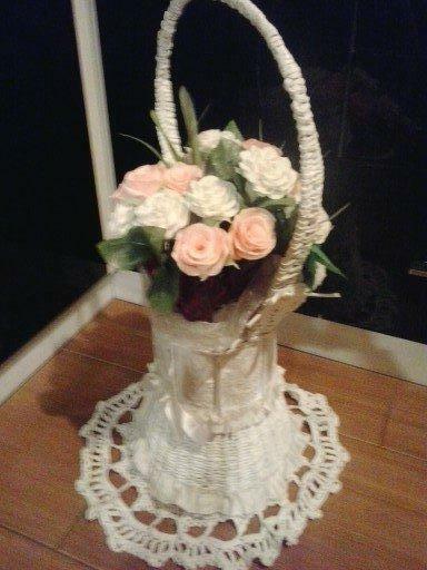 Gorset ,kosz z kwiatami -papierowa wiklina