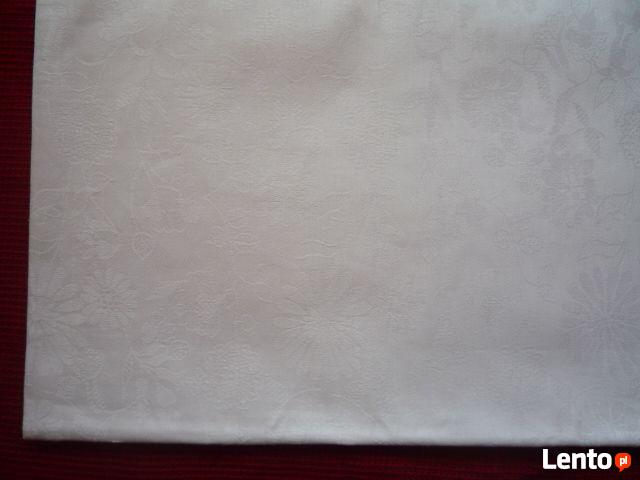 Materiał 140x152cm Biały Adamaszek Tłoczone kwiatki na obrus